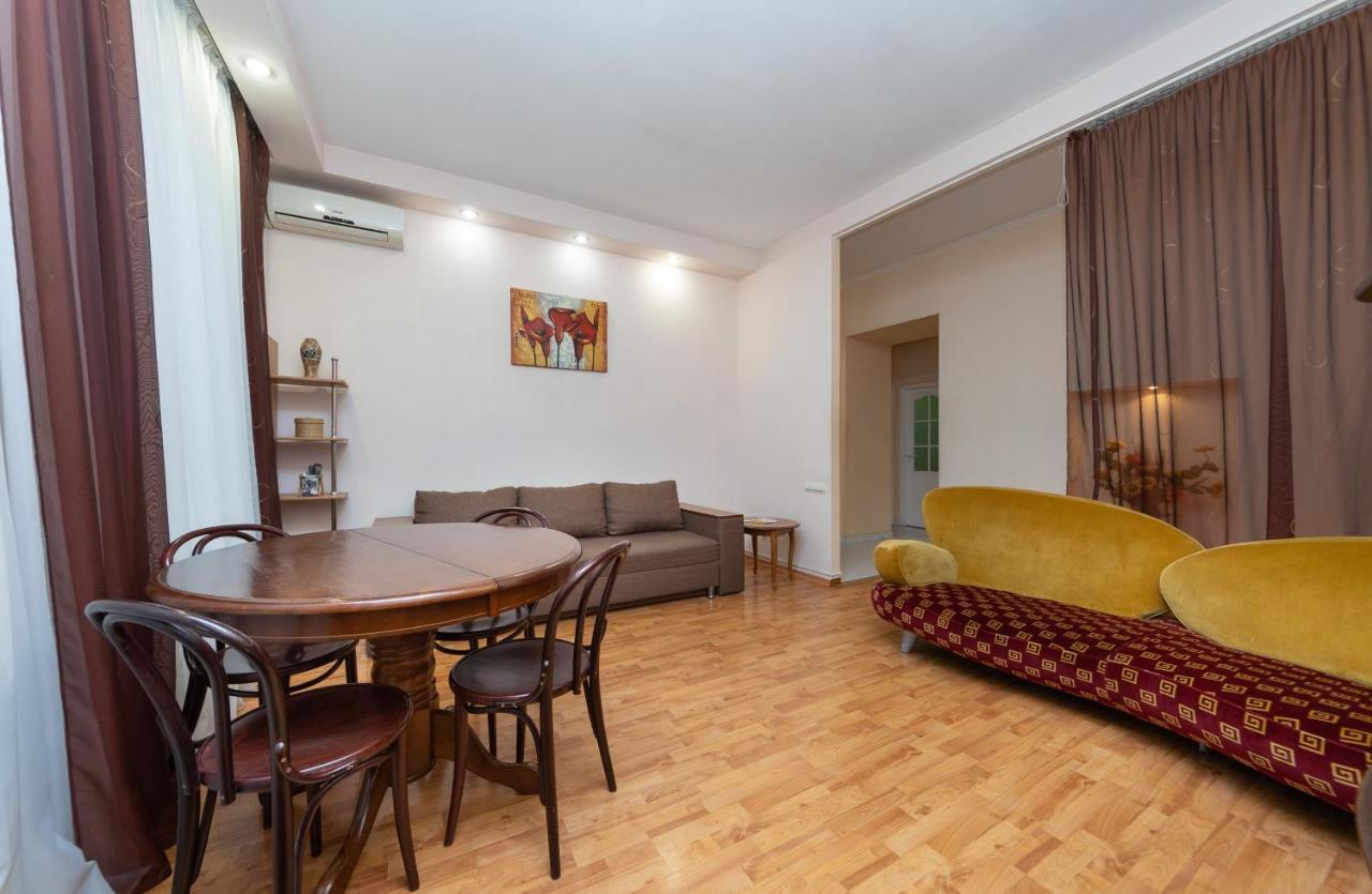 Apartamenty Sofia Kiev Luaran gambar